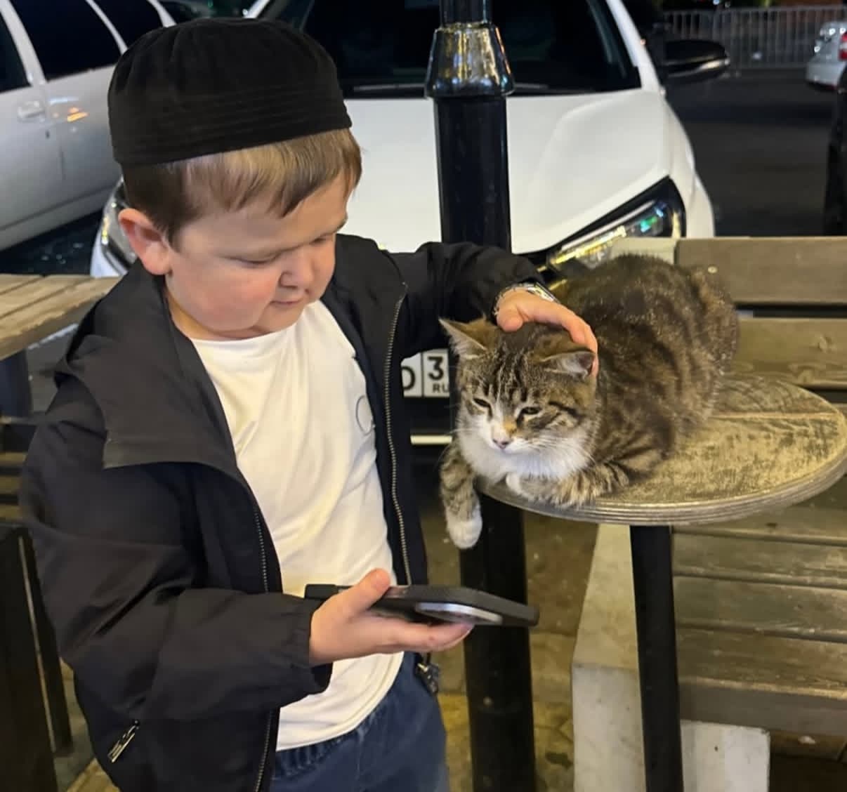 Hasbulla with kitty cat