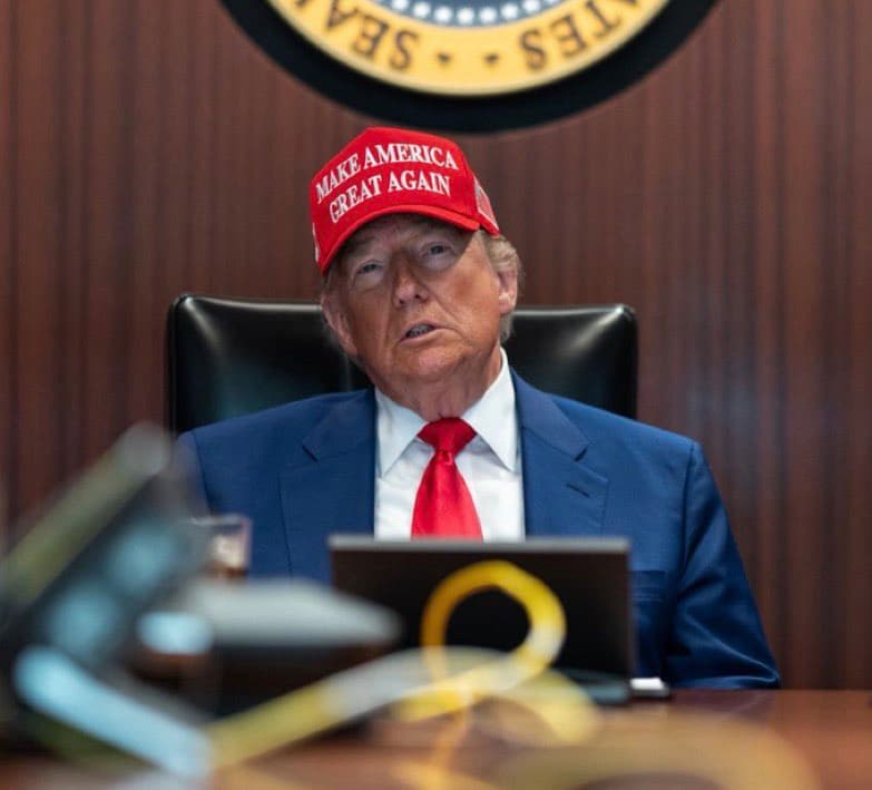 Trump in the war room