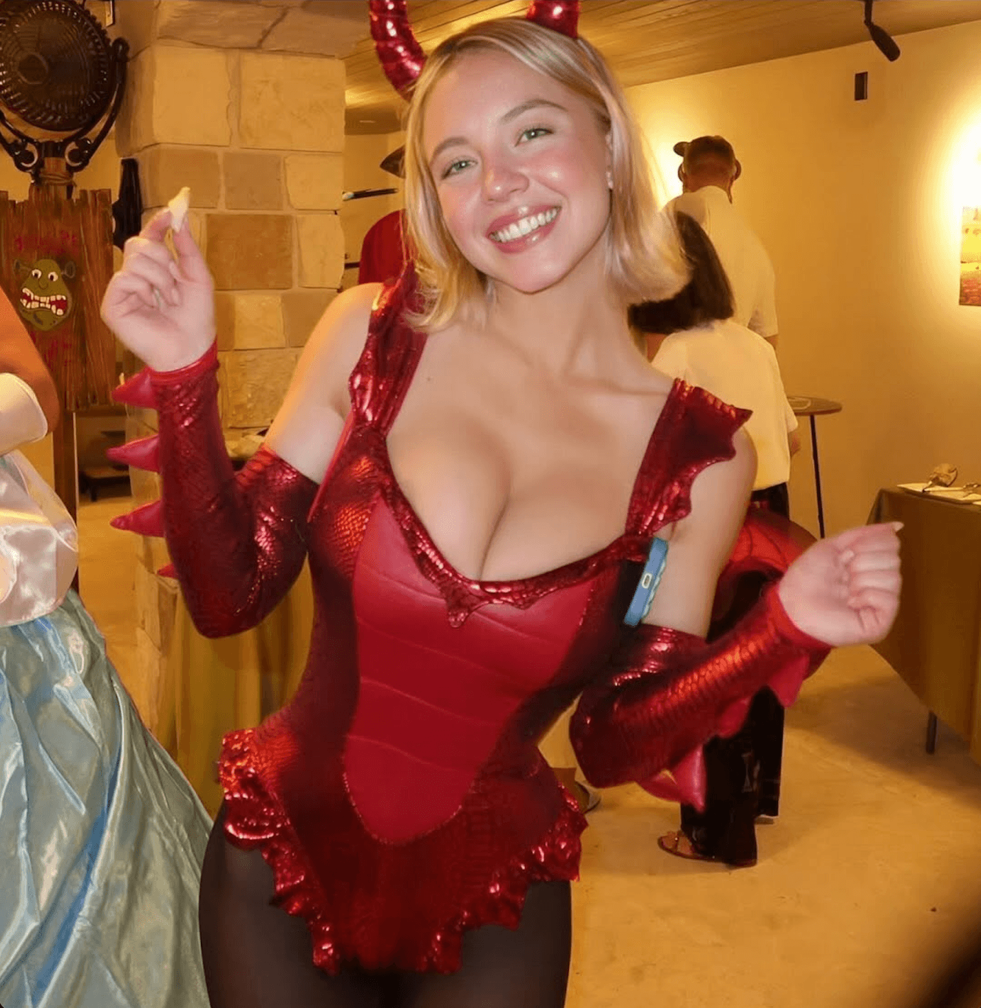 Sydney Sweeney Christmas Outfit