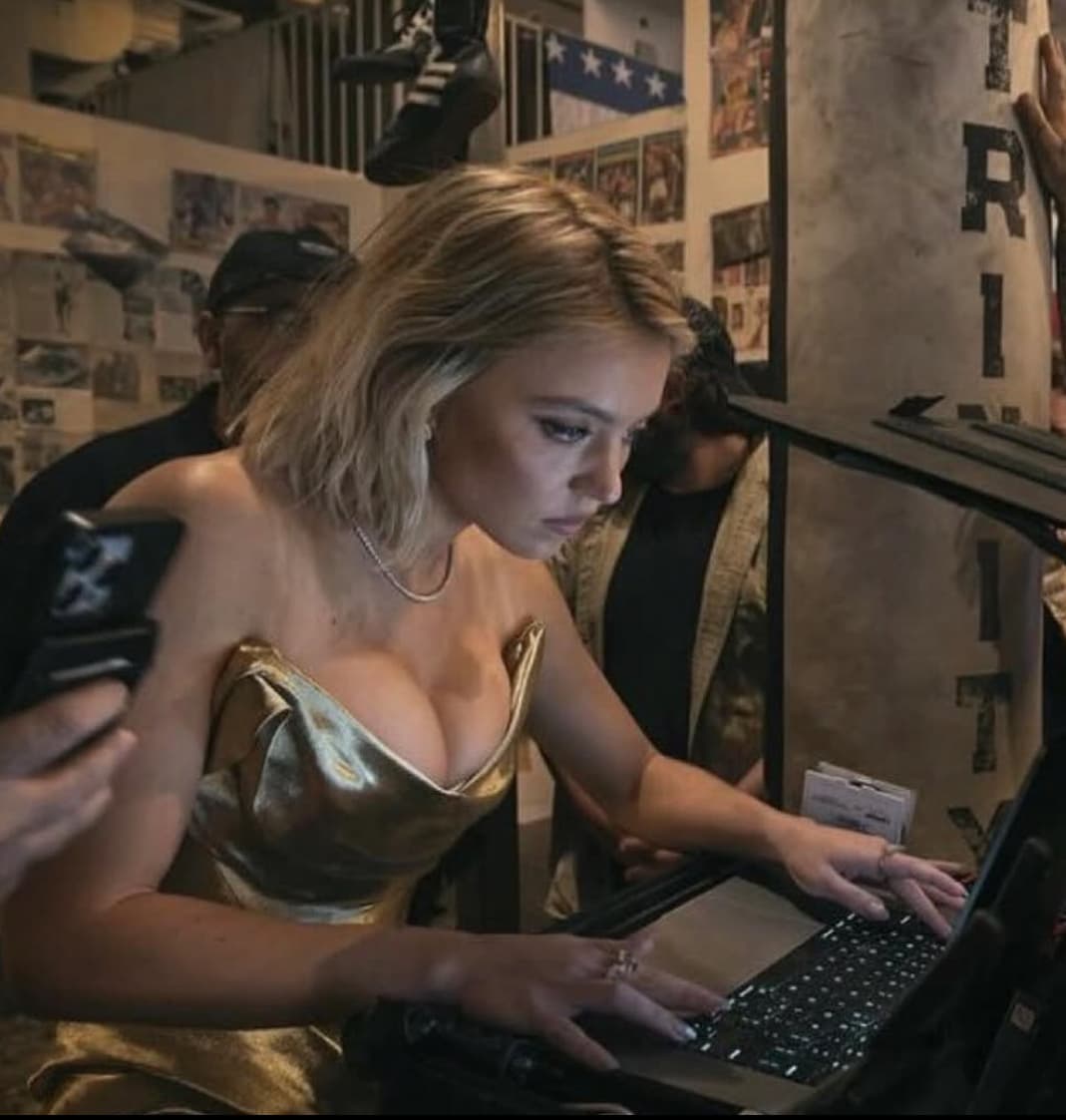 Sydney Sweeney laptop